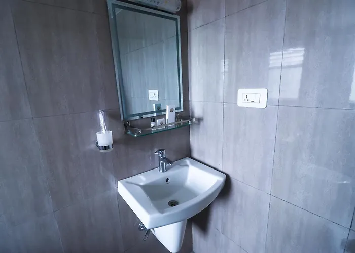Hotel Namaskar 2*